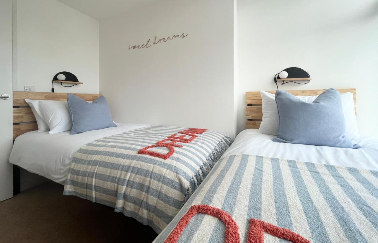 Apres Beach Apartment Sleeps 4 Penzance Kültér fotó