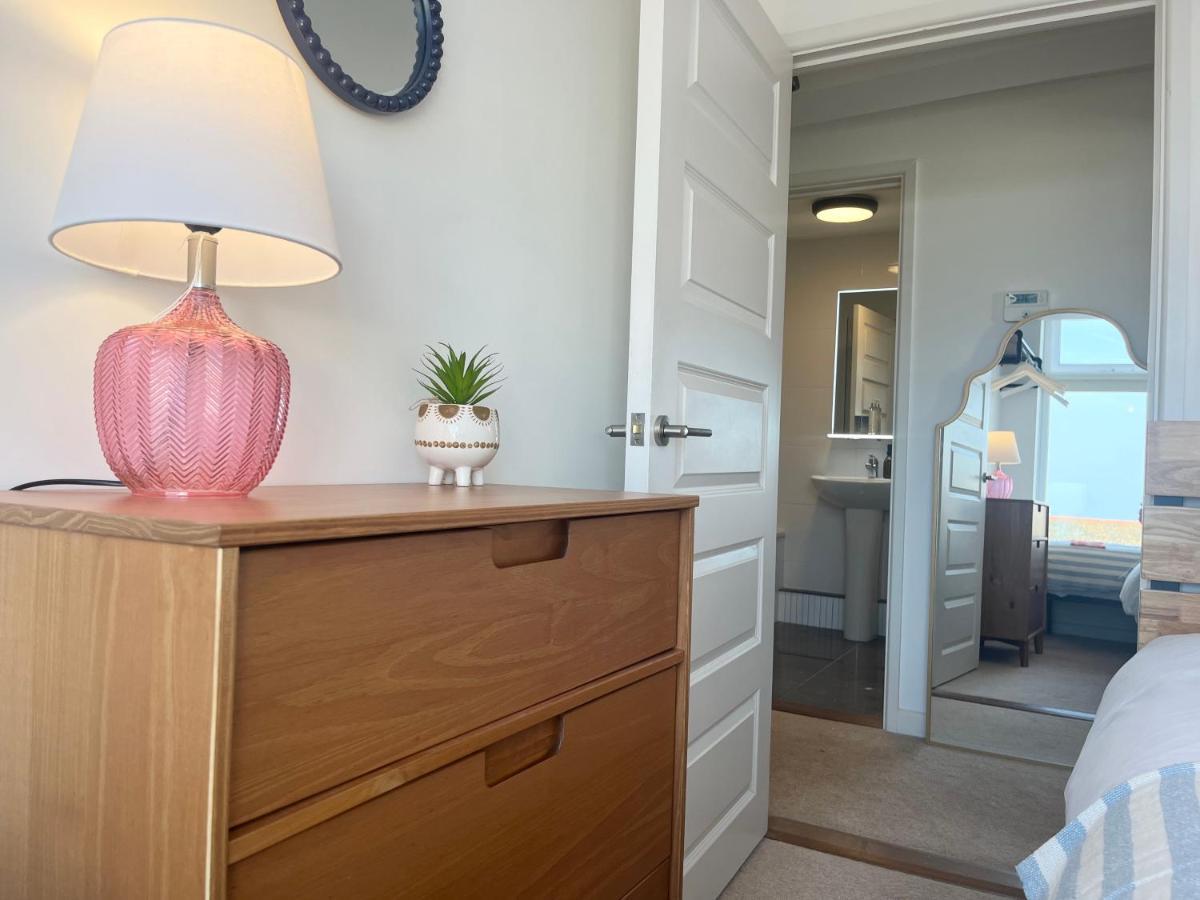 Apres Beach Apartment Sleeps 4 Penzance Kültér fotó