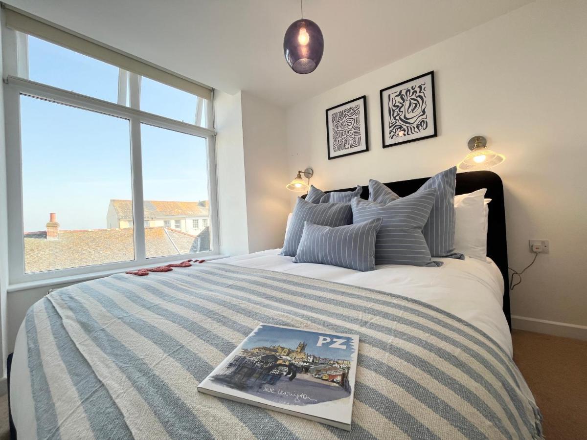 Apres Beach Apartment Sleeps 4 Penzance Kültér fotó