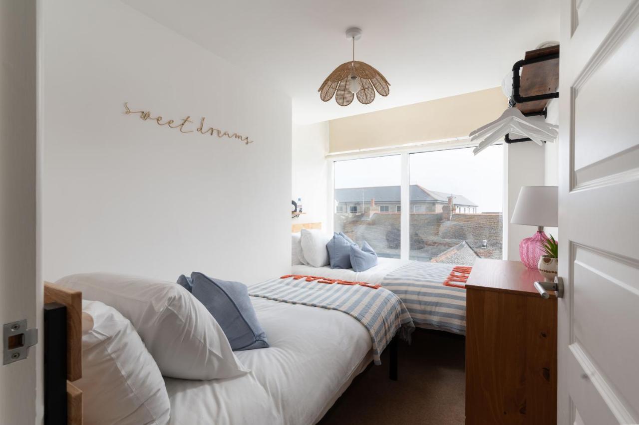 Apres Beach Apartment Sleeps 4 Penzance Kültér fotó