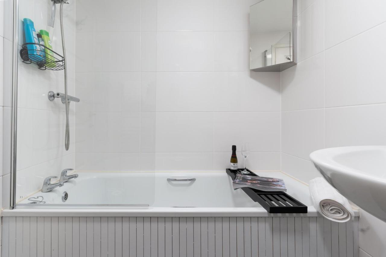 Apres Beach Apartment Sleeps 4 Penzance Kültér fotó