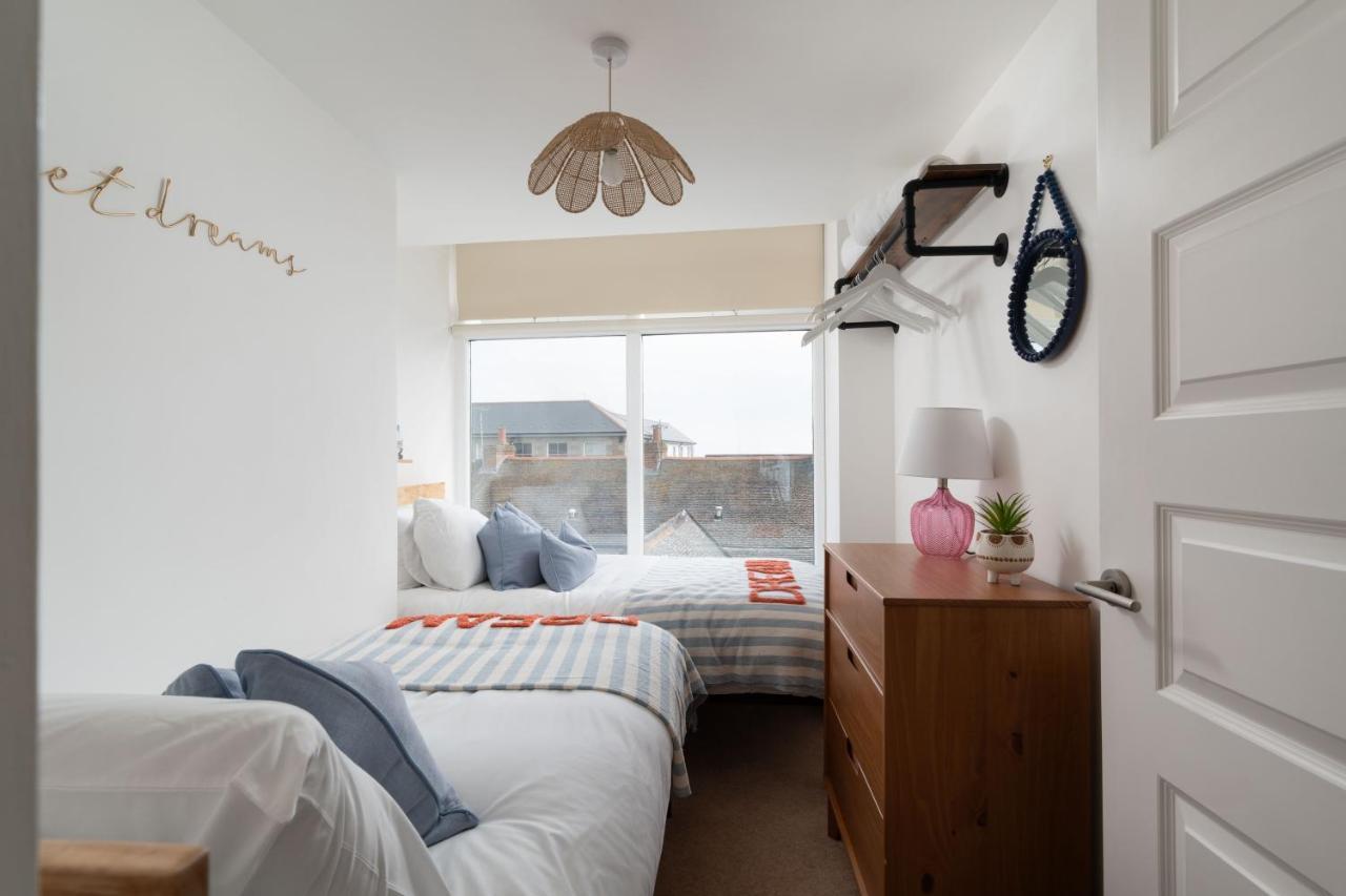 Apres Beach Apartment Sleeps 4 Penzance Kültér fotó